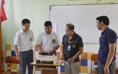 Pendampingan Budaya Menulis dan Meneliti SMA Trinitas