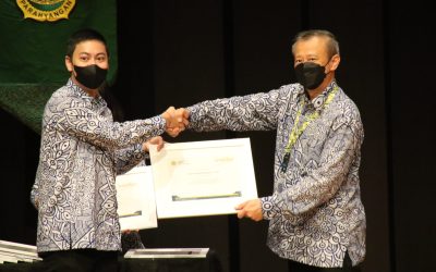 Dies Natalis UNPAR ke-68, UNPAR Beri Penghargaan Presenter Dan Video Presentasi Terbaik Seminar Terpusat LPPM Tahun 2022